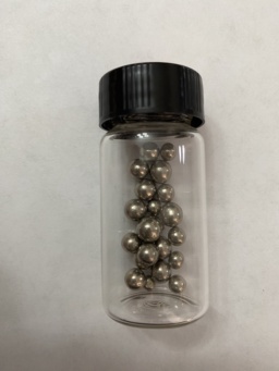 Nickel group: multiple beads of |ni|, a bead of |pd|, and a bead of |pt| in bottles